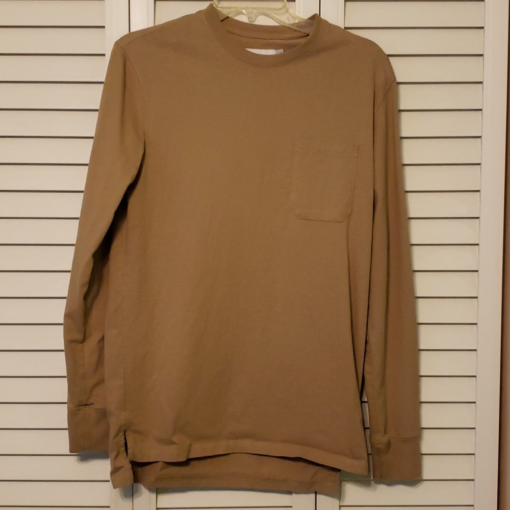 Long-sleeved beige Goodfellow tee